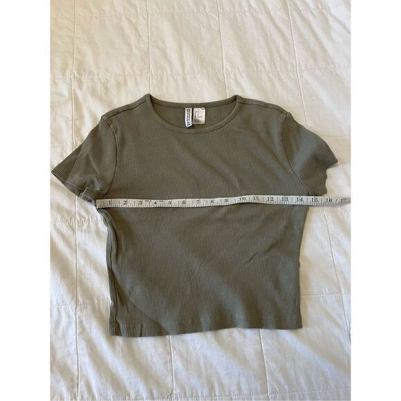 H&M CROPPED T-SHIRT - Picture 4 of 9